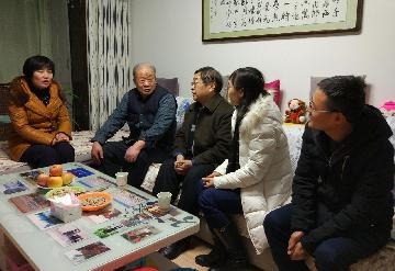 民革宝鸡市委员会春节前慰问老党员